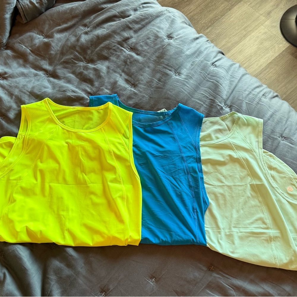 Lululemon sculpt tanks